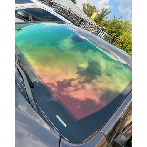 Хамелеоново фолио за челни стъкла AFS Aurora Red-Yellow-Green, 70% VLT (Chameleon Windshield Film), 1.52 х 30 м Хамелеоново фолио за челни стъкла AFS Aurora Red-Yellow-Green, 70% VLT (Chameleon Windshield Film), 1.52 х 30 м